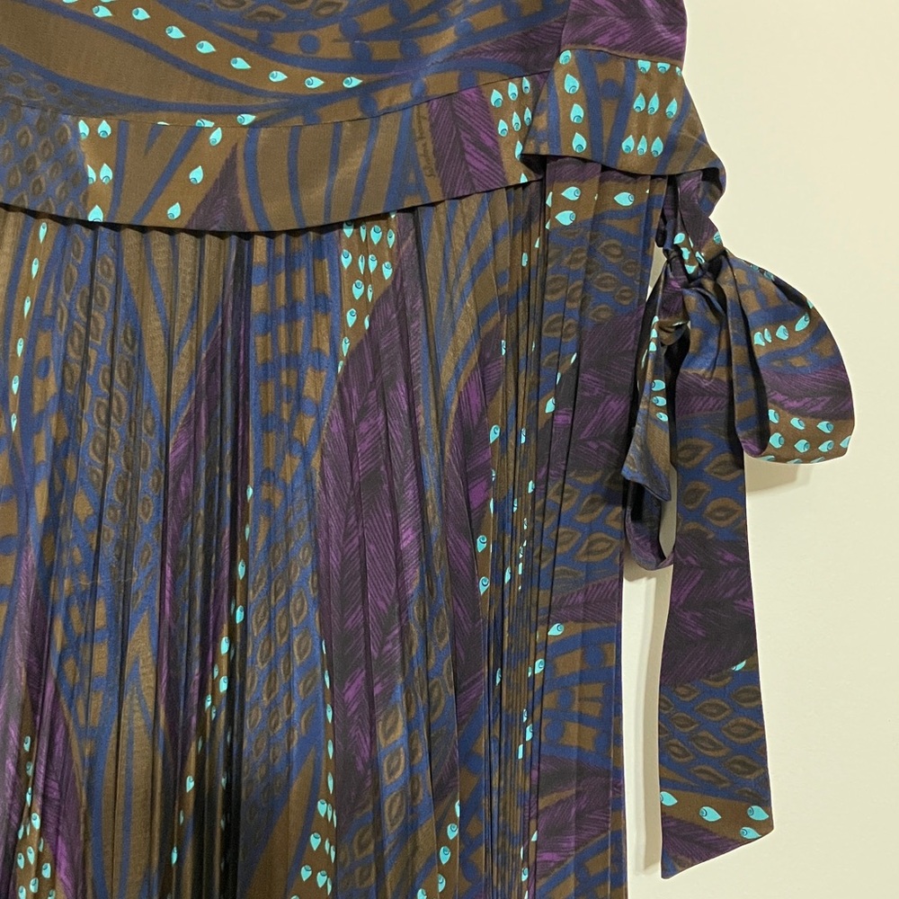 Salvatore Ferragamo Blue and Brown and Purple A-Line Skirt Size 12. 100% Silk. - Picture 8 of 10